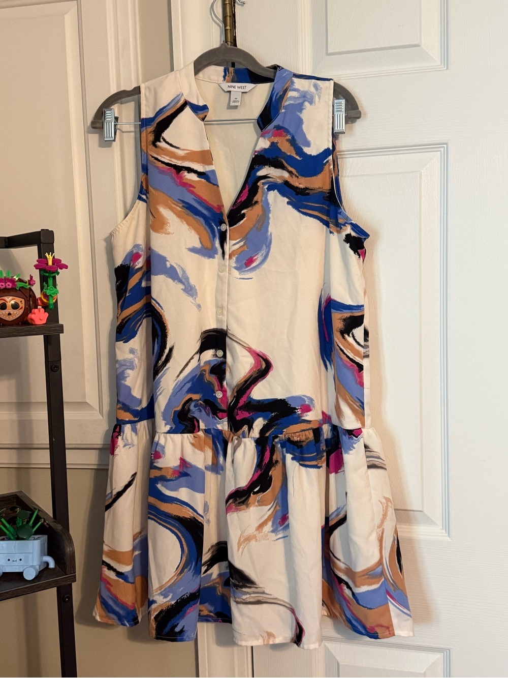 Nine West abstract, print tiered dress size medium